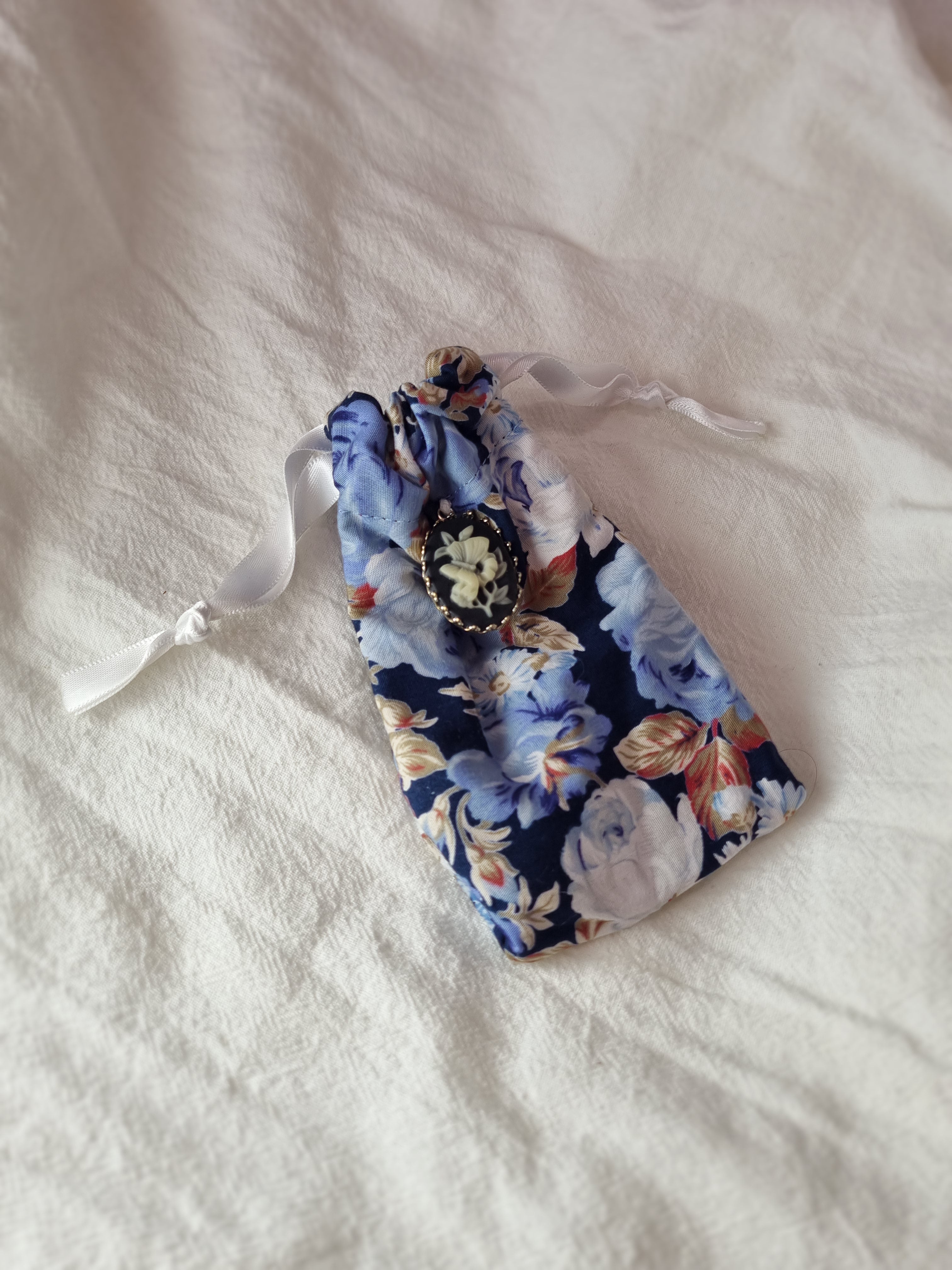 Small Trinket Bag - Blue Floral with Cameo Style Pendant
